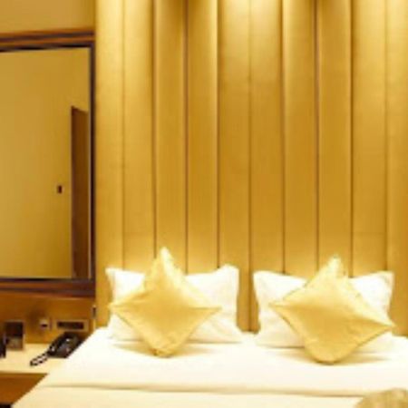 Red Orchid Hotel Канпур Екстер'єр фото