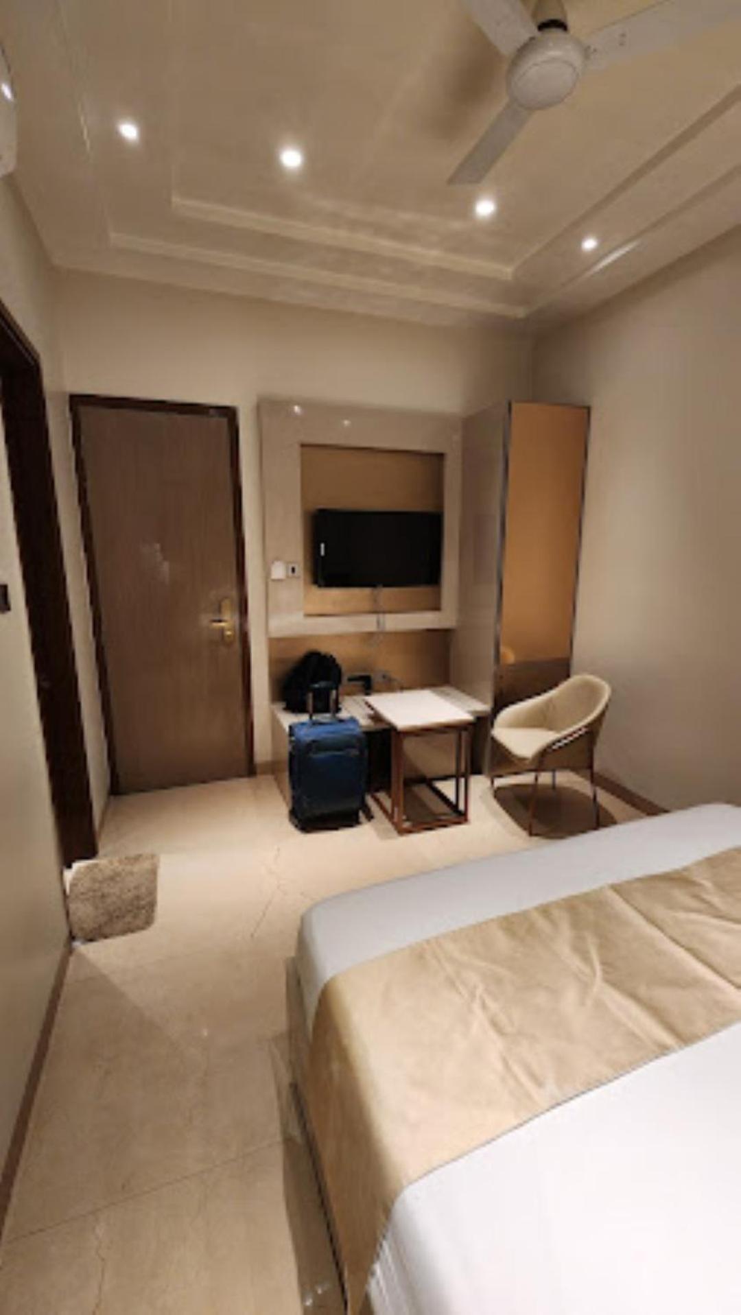 Red Orchid Hotel Канпур Екстер'єр фото